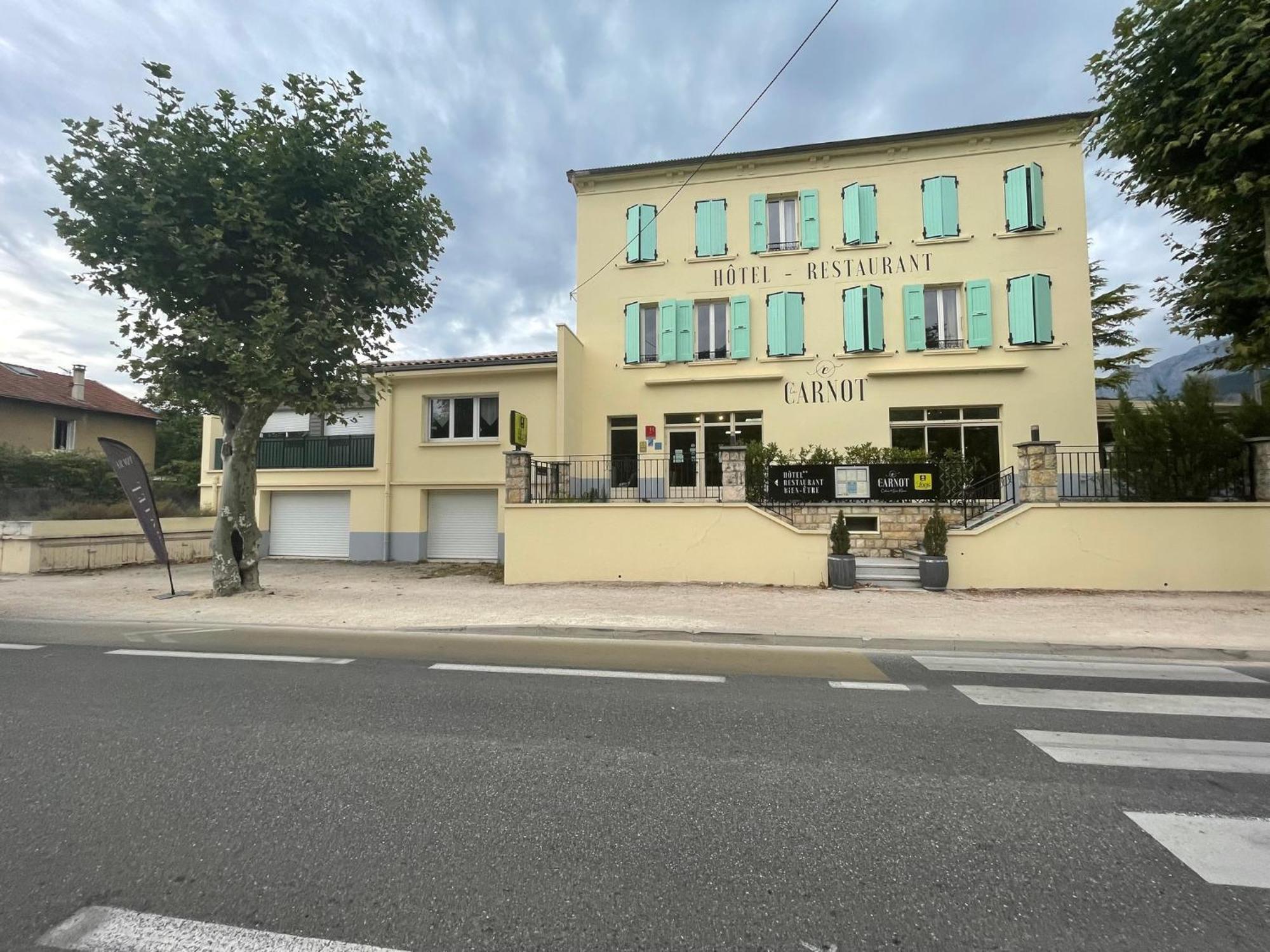 Hotel Le CARNOT à Die Extérieur photo